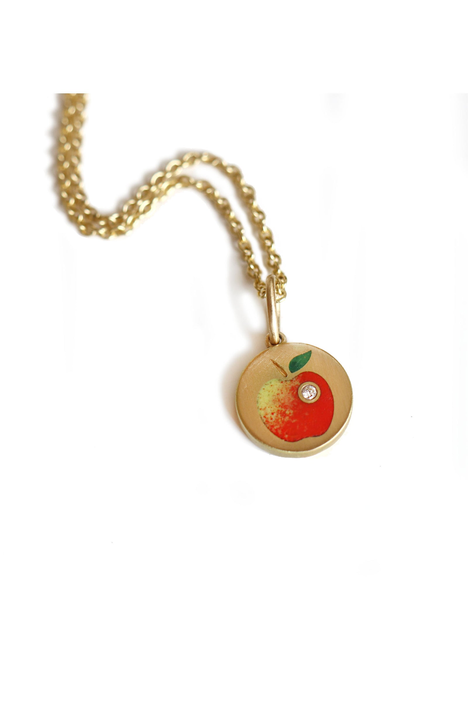 ApplePendant_GwenBarba_9c95ff3 
