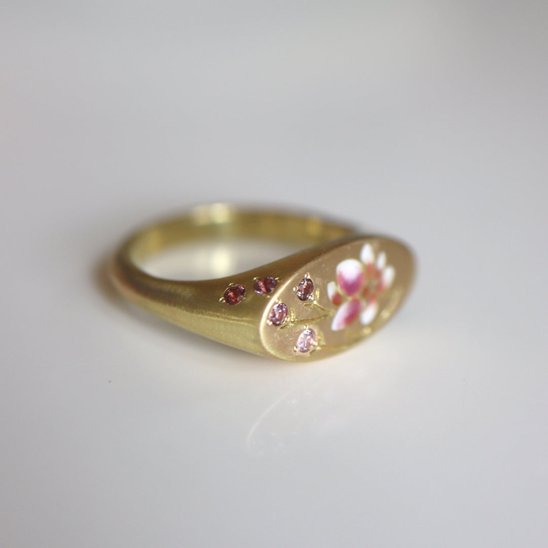 Magnolia Signet Ring – Gwen Barba